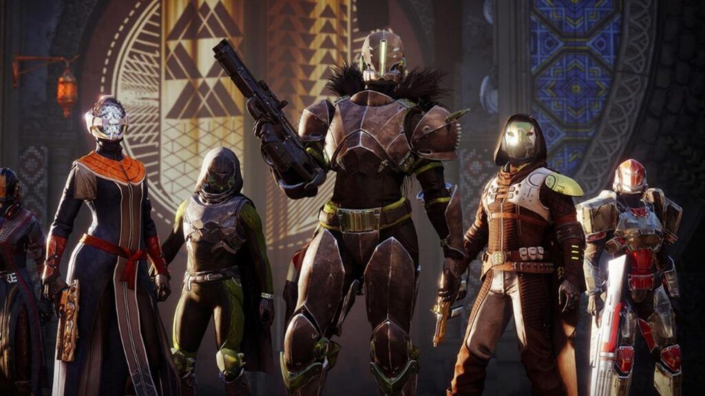 Personajes de Destiny 2 mirando la pantalla