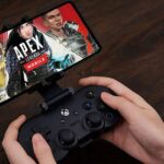 Apex Legends player using mobile controller