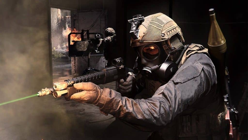 Los jugadores de Modern Warfare disparan armas