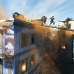 modern warfare 2 operators crossing buildings on rooftops