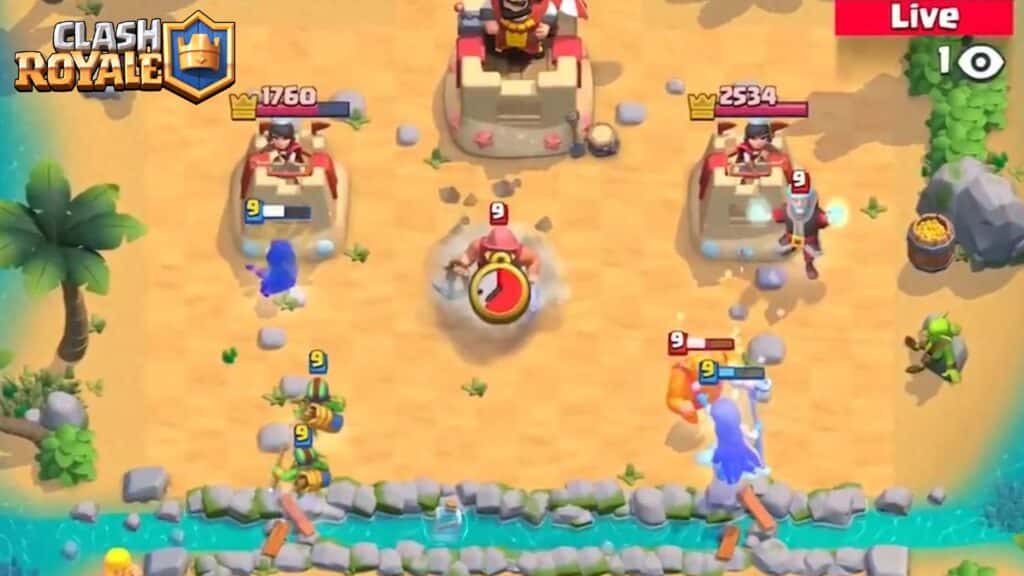 Partido de Clash Royale en una arena temática de playa