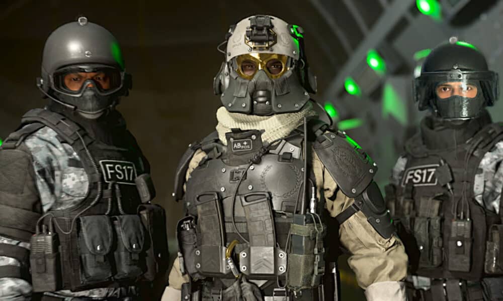 Warzone 2 Operators in deployment plane