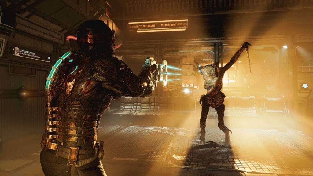 isaac clarke disparando a un necromorfo en la nueva versión de dead space