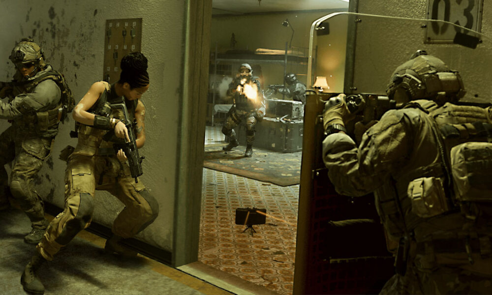 Warzone 2 players fighting inside building