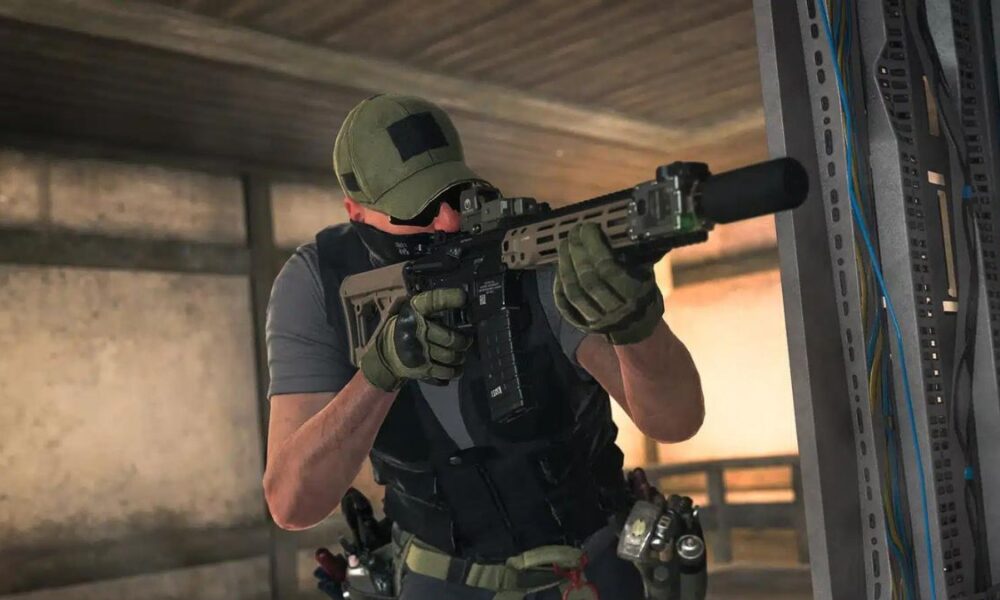 warzone 2 operator holding an assault rifle