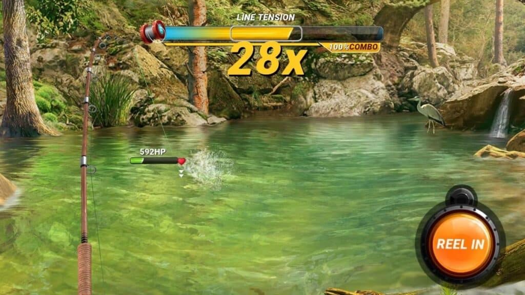 Jugador pescando un pez en Fishing Clash