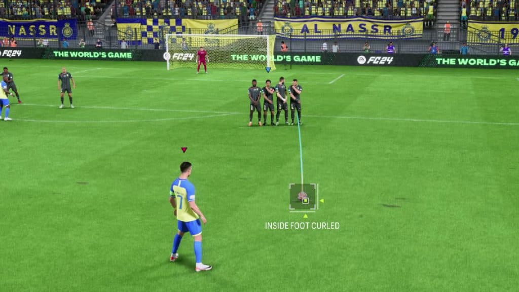 Ronaldo lanzando un tiro libre en EA FC 24