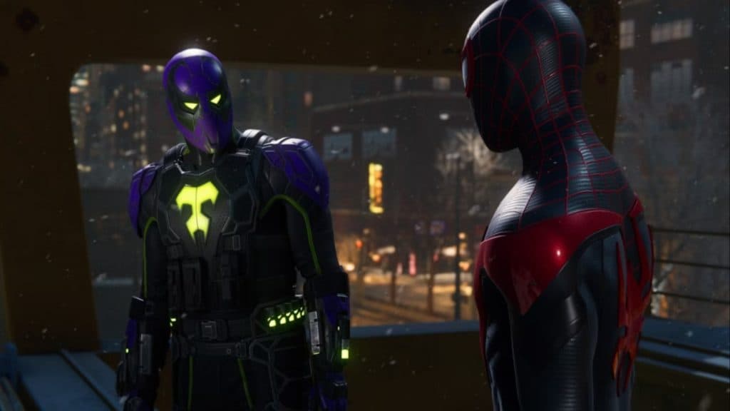 Prowler y Miles en Spider-Man: Miles Morales.