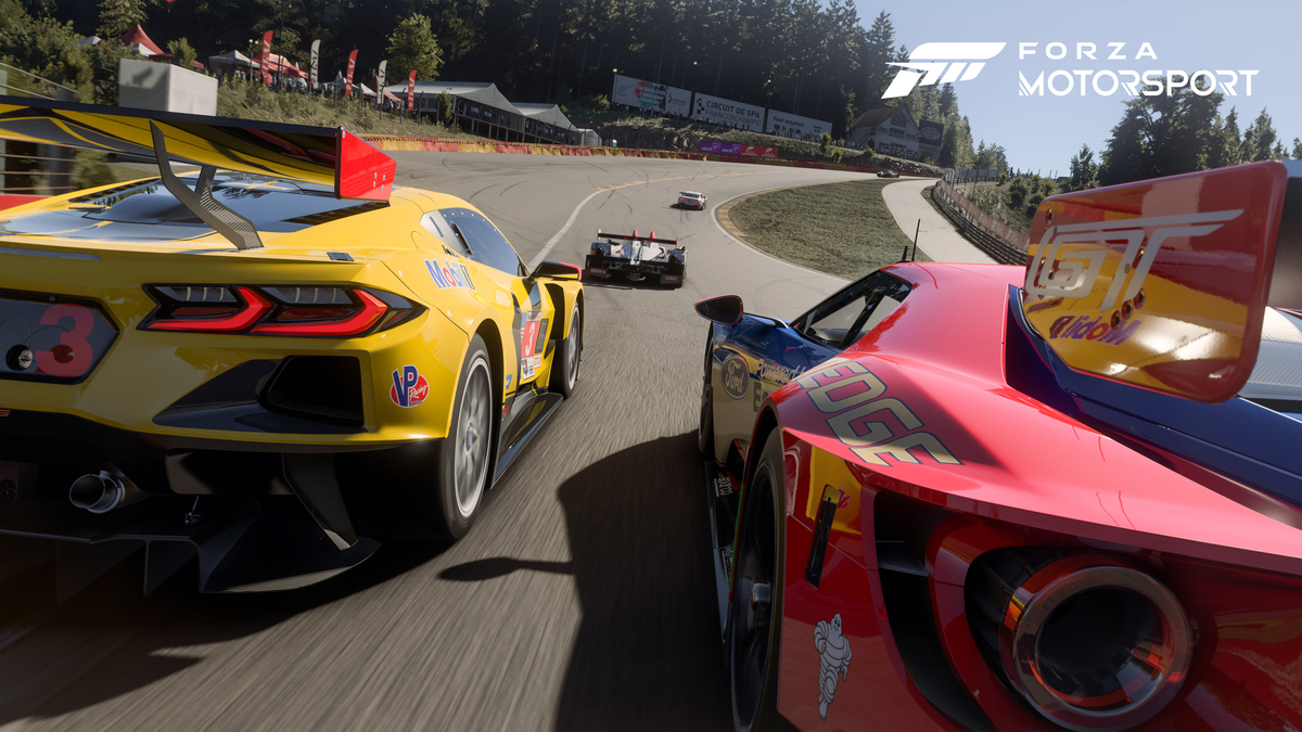 Two cars racing close up in Forza Motorsport