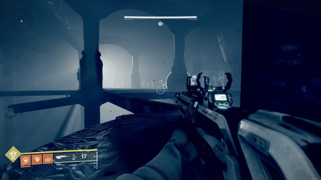 Una captura de pantalla del juego de la sala de vigas en Destiny 2 The Shattered Throne.