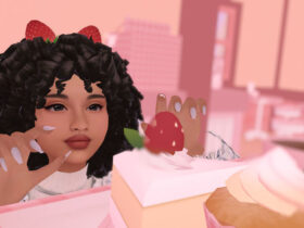 A Sim eating strawberries in Sims 4